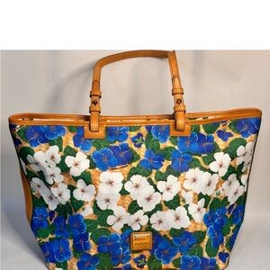 Dooney & Bourke Blue and White Floral Tote/shopper! Like new, Final price.